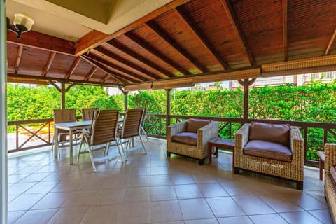 Patio, Day, Garden, View (from property/room), Balcony/Terrace, Seating area, Garden view