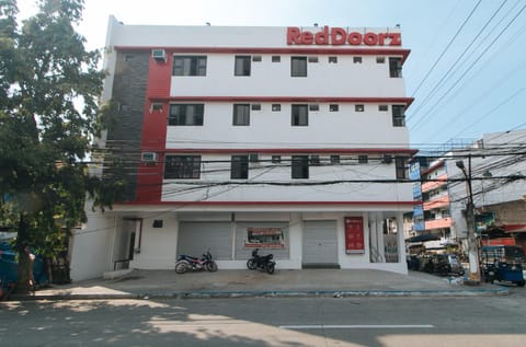 RedDoorz near UST Sampaloc Manila Hôtel in Manila City