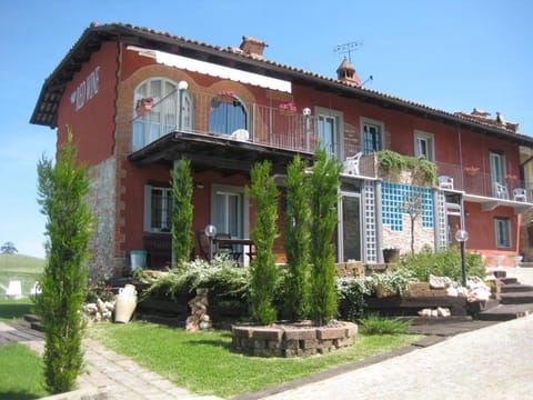 Facade/entrance, Facade/entrance