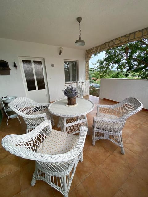 Patio, Day, Garden, View (from property/room), Balcony/Terrace, Seating area, Dining area, Garden view, sunbed