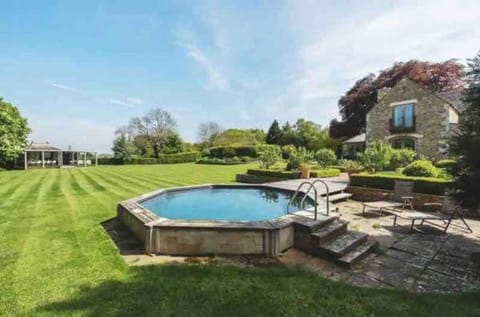 COTSWOLD ESCAPE WITH SWIMMING POOL NEAR CHELTENHAM House in Stroud District