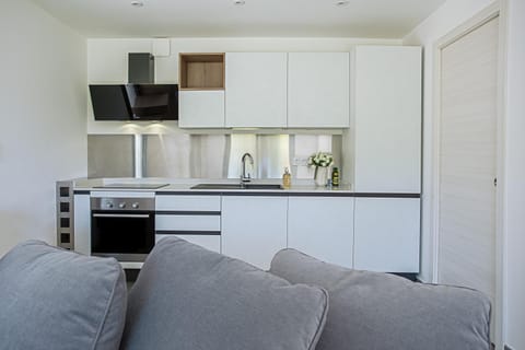 Property building, Kitchen or kitchenette, Living room