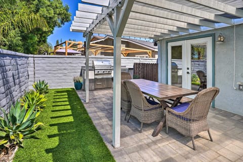 Sunny Orange County Abode with Fire Pit and Backyard! Haus in Mission Viejo