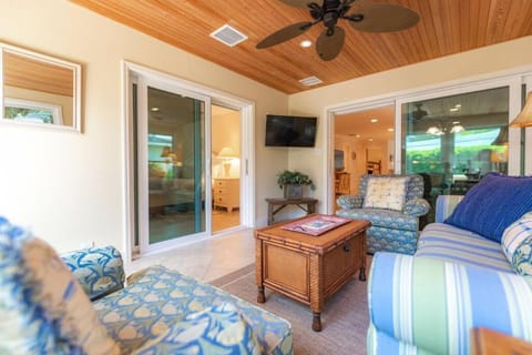 Discover the beauty of Siesta Key at Siesta Villa Whispering Palms Villa in Siesta Beach