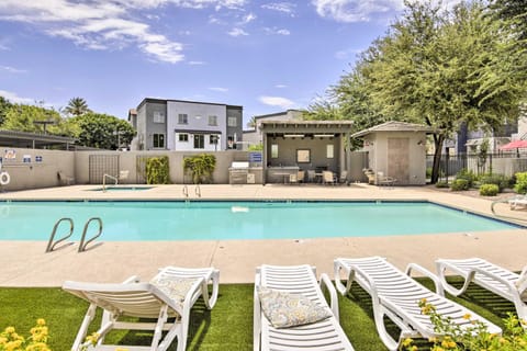Executive Chandler Townhome with Community Perks Condo in Chandler