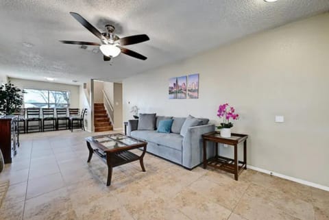 Pet Friendly Modern 3BR 25BA Nearby Park &Trail - Smoke House in Pflugerville