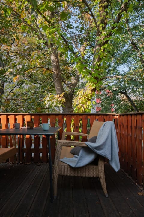 View (from property/room), Balcony/Terrace, Seating area