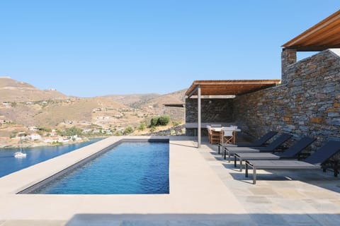 Dining area, Sea view, Swimming pool, sunbed