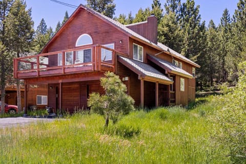 Truckee Mountain Home Less Than 8 Mi to Donner Lake! House in Truckee