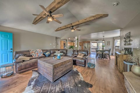 Ruidoso Home with Deck, Grill and Pool Table! Haus in Ruidoso