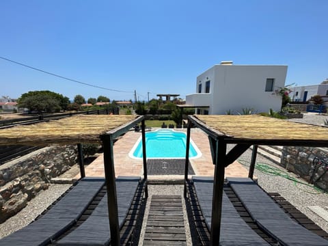 Day, Pool view, Swimming pool, sunbed