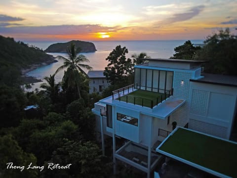 Luxury Sunset and Seaview 3BR 4BA Pool Villa Villa in Ko Pha-ngan Sub-district