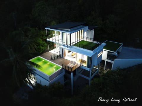 Luxury Sunset and Seaview 3BR 4BA Pool Villa Villa in Ko Pha-ngan Sub-district