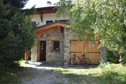 Property building, Facade/entrance, Day, Summer, Cycling