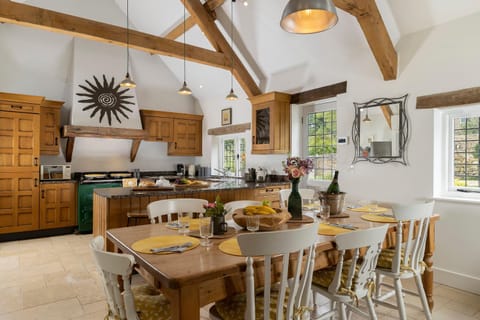 Blenheim Cottage, Beautiful 15th Century Cotswold Cottage, 4 Bed, Nr Chipping Campden House in Wychavon District