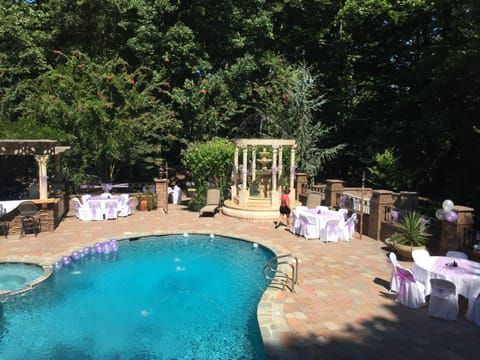 Annapolis Area Private, 3 Bedroom Pool, Jacuzzi & Sauna & Casino-Like Game Room House in Riva
