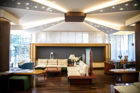 Communal lounge/ TV room, Lobby or reception, On site