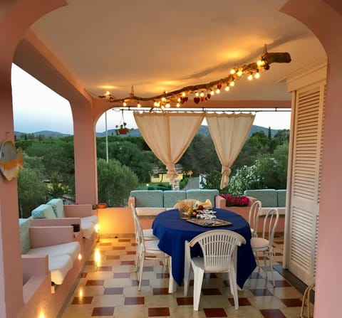 Day, View (from property/room), Balcony/Terrace, Dining area, Garden view