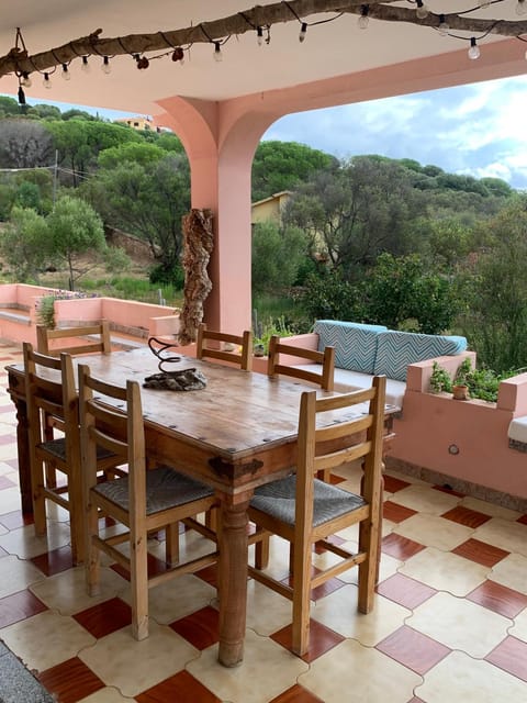 Natural landscape, View (from property/room), Balcony/Terrace, Dining area, Mountain view