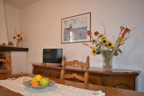Appartamento La Chiusa Apartment in Monticiano