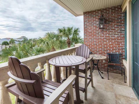 Natural landscape, Balcony/Terrace, Seating area