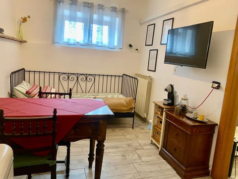 Tabor 2 garden & parking Apartment in Naples