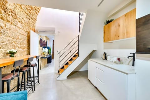 David & Yossef Luxury Rentals - Tel Aviv House Residence Condo in Tel Aviv-Yafo