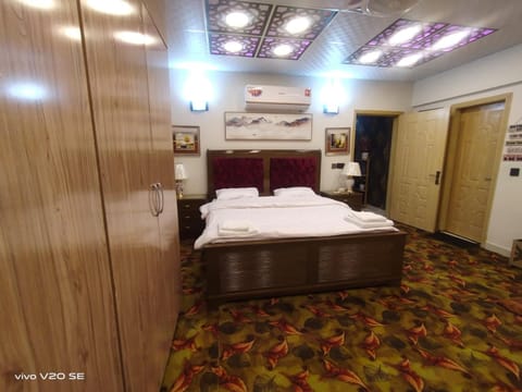 AQZ Luxury Three-Bedroom Apartment Condo in Islamabad