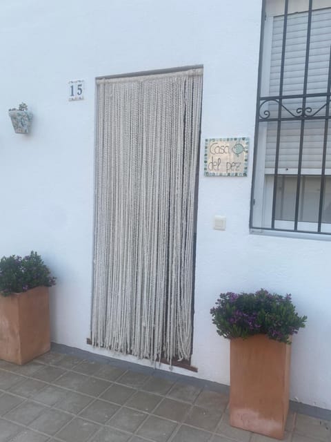 CASA DEL PEZ Vivienda a pie de calle en Agua Amarga a 250 metros de la playa Apartment in Agua Amarga