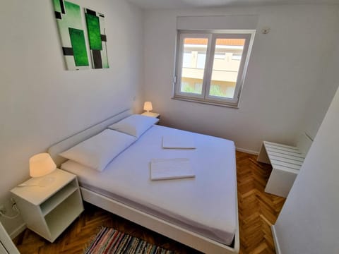 Omiš City Apartment Condo in Omiš bus station
