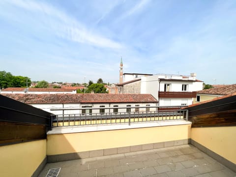 Balcony/Terrace, City view