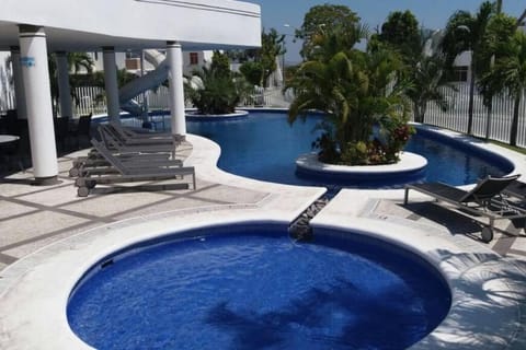 Casa Diamante Azul House in Manzanillo