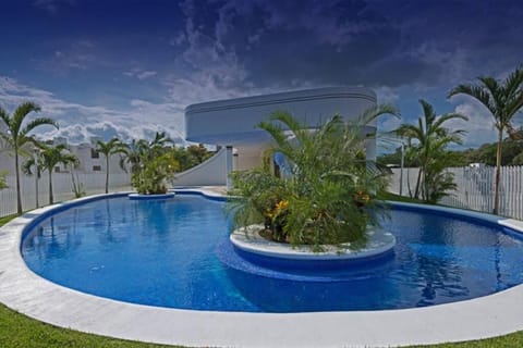 Casa Diamante Azul House in Manzanillo