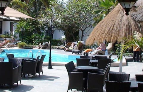 Restaurant/places to eat, Garden, Lounge or bar, Food and drinks, Garden view, Pool view