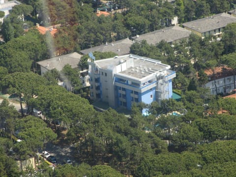 Property building, Day, Bird's eye view