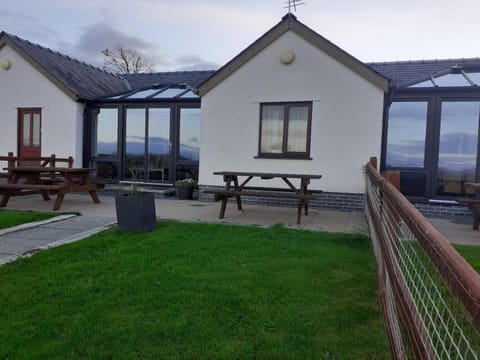 The Calf Suite House in Tirymynach
