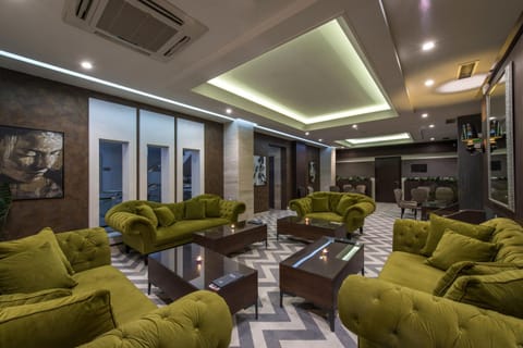 Communal lounge/ TV room, Lobby or reception, Lounge or bar