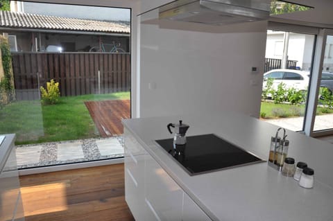 Garden, Kitchen or kitchenette, Garden view