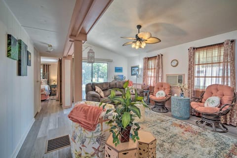 Homosassa Retreat with Sunroom and Canal Views! House in Homosassa