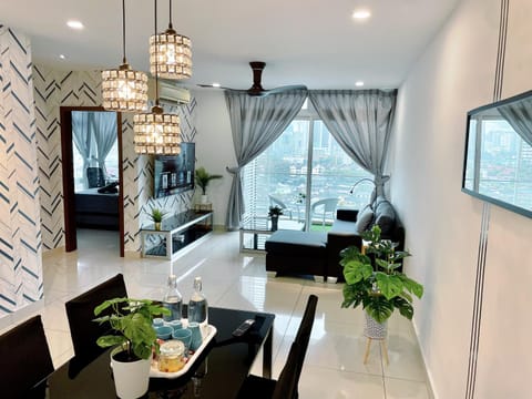 KSL City Mall 7-10pax 2B2B Netflix-SmartTV 65inch Apartment in Johor Bahru