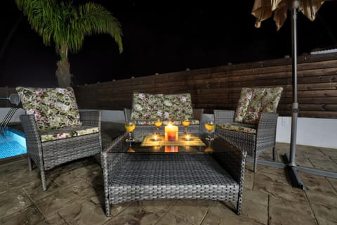 Patio, Night