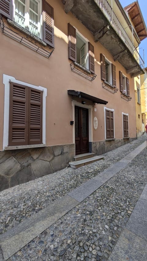 Property building, Street view