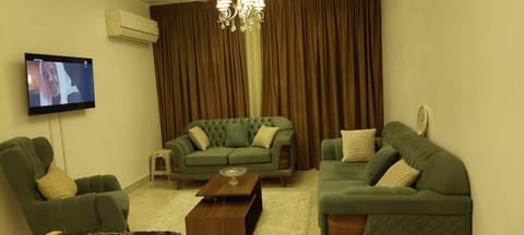 Property building, TV and multimedia, Living room, Seating area