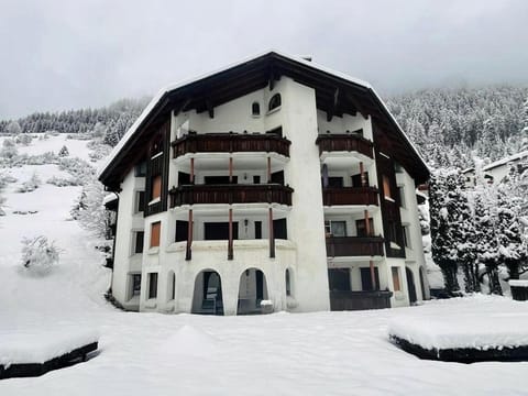 Property building, Winter