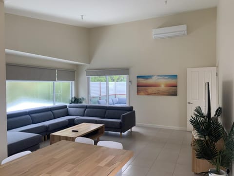 Contemporary On Cuttriss Inlet Side House in Inverloch