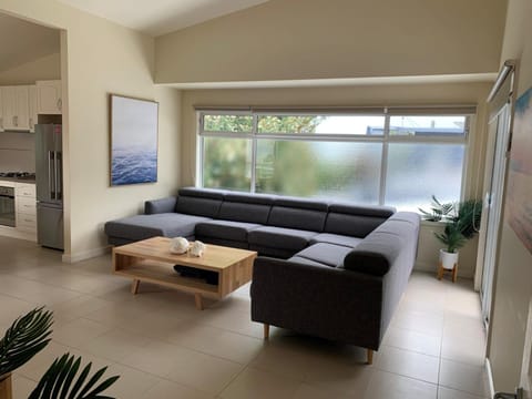 Contemporary On Cuttriss Inlet Side House in Inverloch