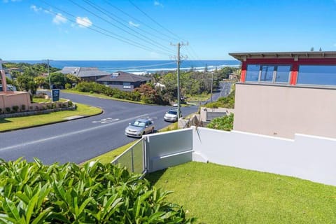 Laze @ Lighthouse - family home with heated pool House in Port Macquarie