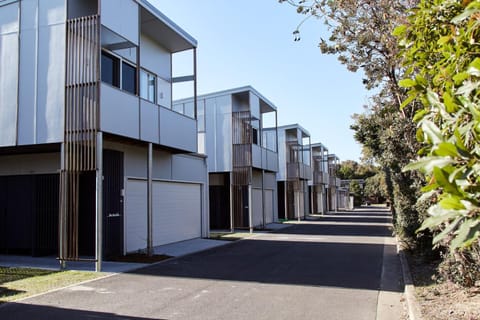 Byron Bay Accom - North Beach Houses 44 Bayshore Drive - No pool in studio Apartment in Byron Bay