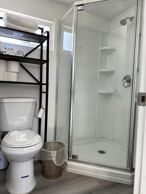 Tiny house in the heart of MOVAL private freeparking Netflix Terrain de camping /
station de camping-car in Moreno Valley