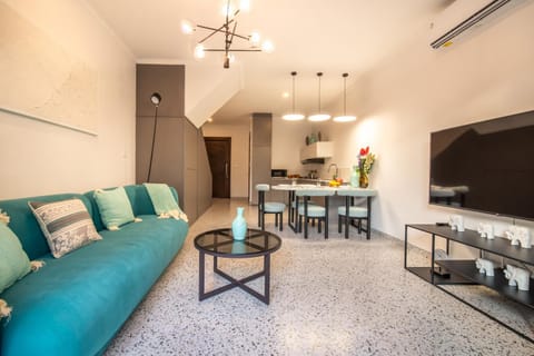 TV and multimedia, Living room, Seating area, Dining area
